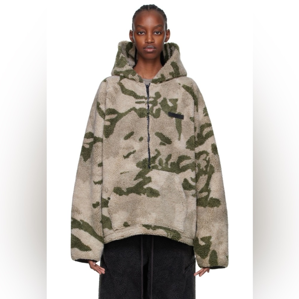 FEAR OF GOD ESSENTIALS
Khaki Polyester Hoodie